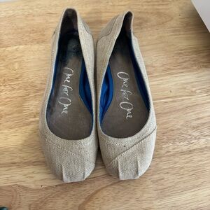 Tom’s slide on shoes